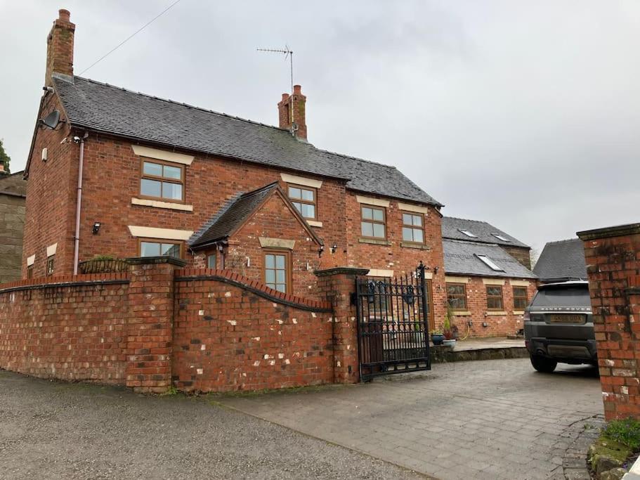 Woodbine Cottage-Part Of Alton Cottages Esterno foto