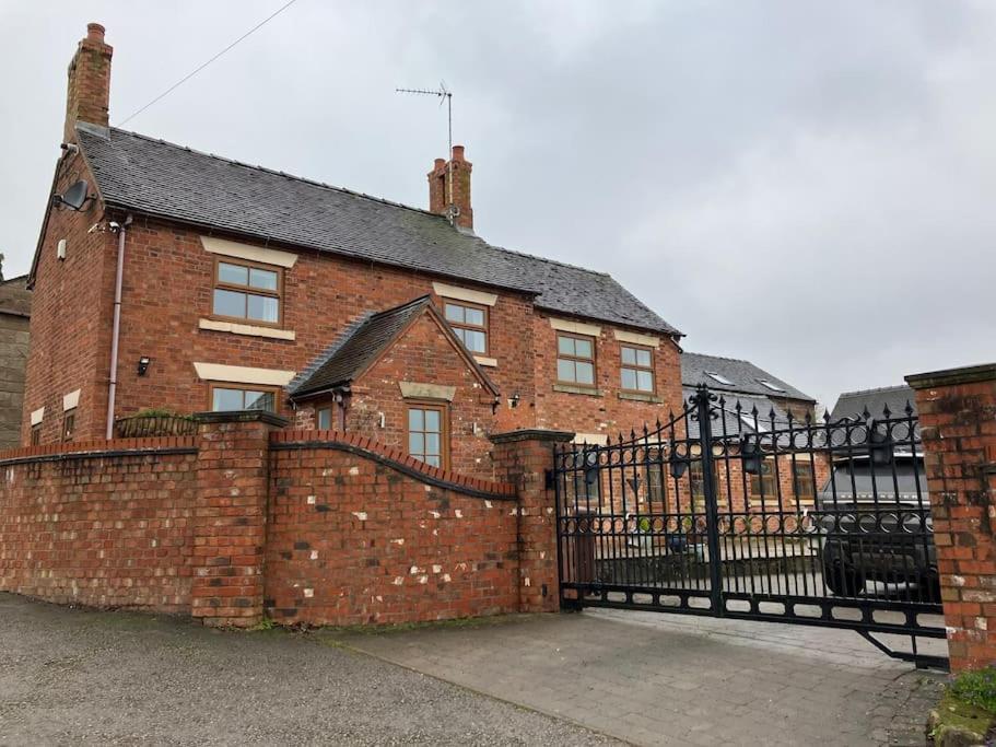 Woodbine Cottage-Part Of Alton Cottages Esterno foto