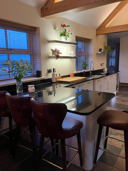 Woodbine Cottage-Part Of Alton Cottages Esterno foto